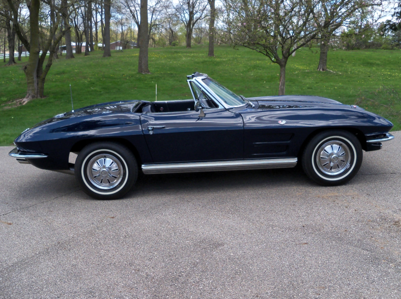 TheVetteNet.com - 1964 Corvette Convertible Dark Blue